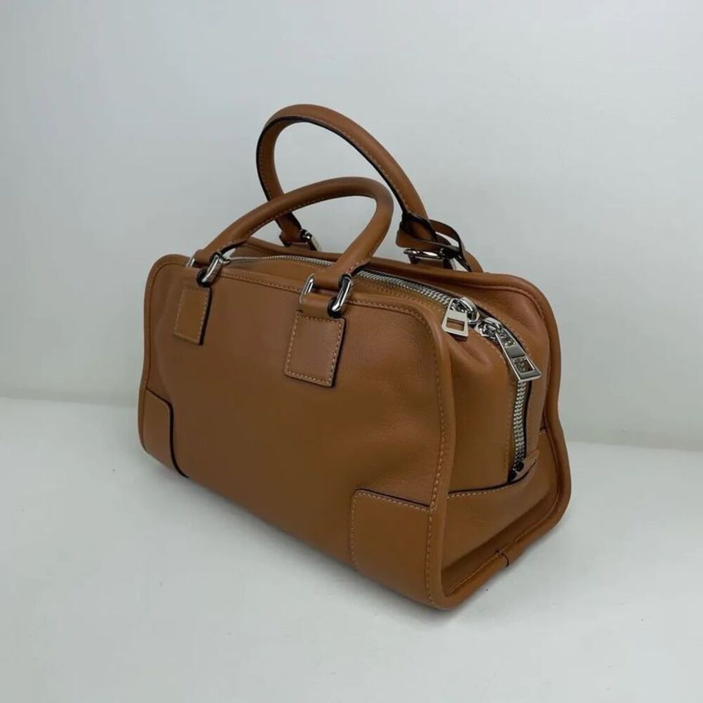 Loewe Women Pre-Loved Bag Very Good Condition - Picture 6 of 9